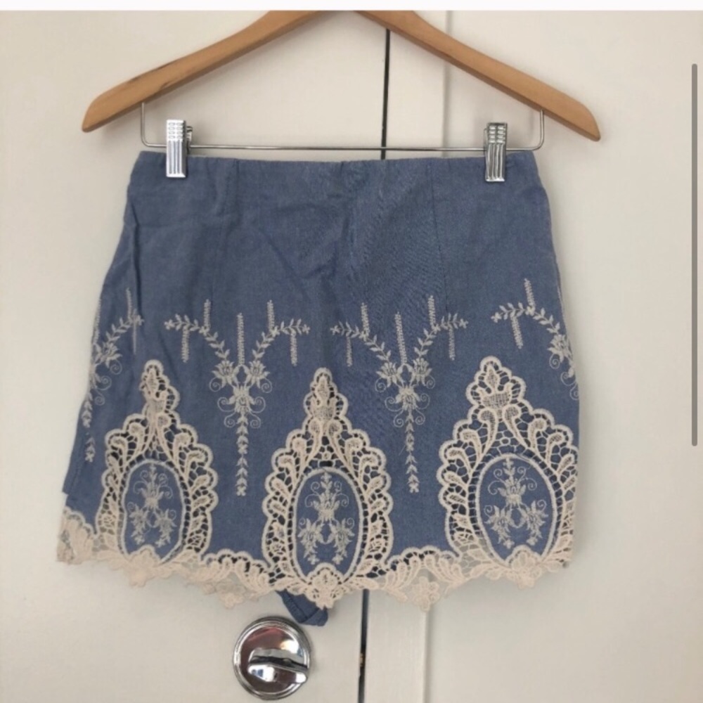 Rare LF blue embroidered skort